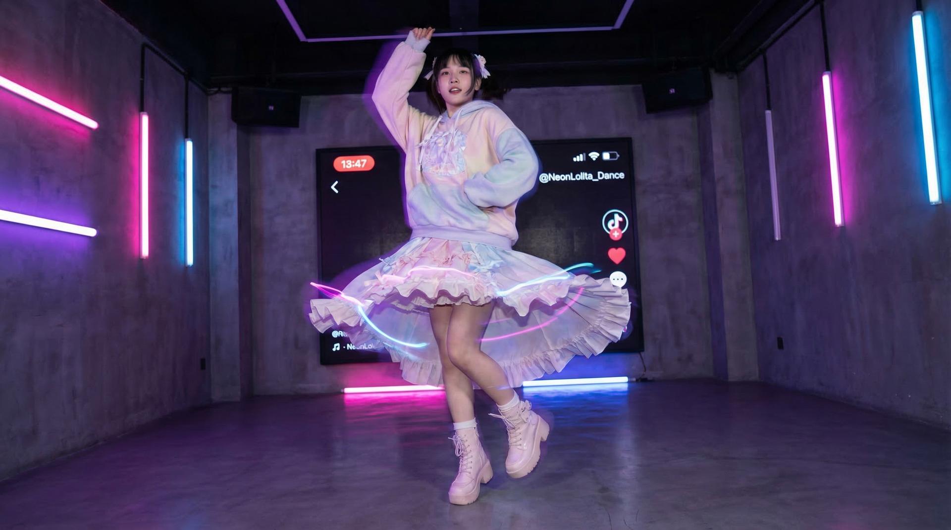 香蕉视频短传媒 - TikTok风格舞蹈